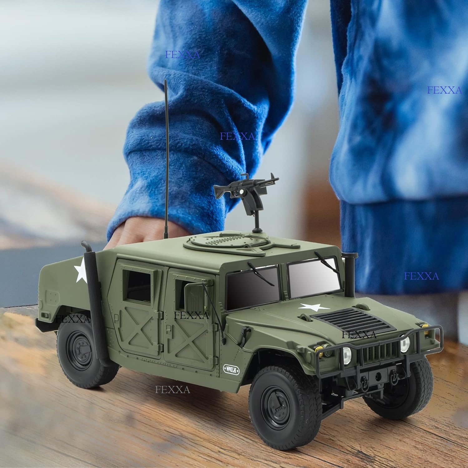 FEXXA Die Cast Model Cars, 1/18 Scale Diecast Cars Metal Military Vehicles Toys, Army Toys Kids Car Friction Powered Armored Vehicle Model, Decorative Toy for Military Enthusiasts